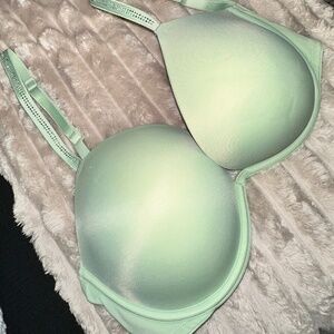 New! Pink victoria secret bra